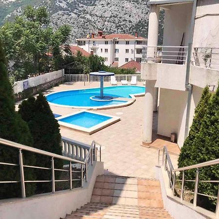 Roman Garden Apartment Risan Ngoại thất bức ảnh
