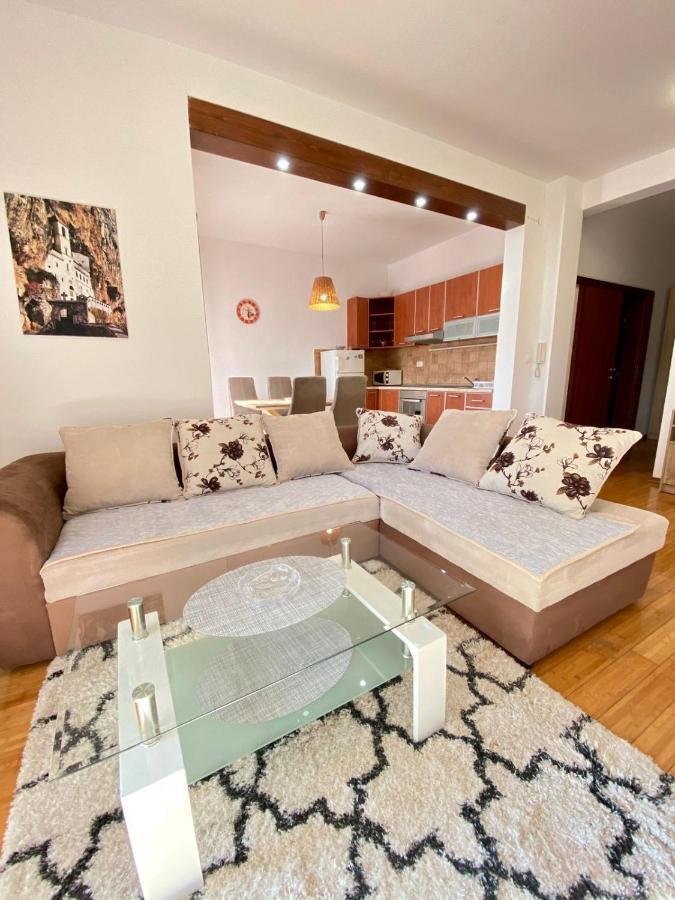 Roman Garden Apartment Risan Ngoại thất bức ảnh