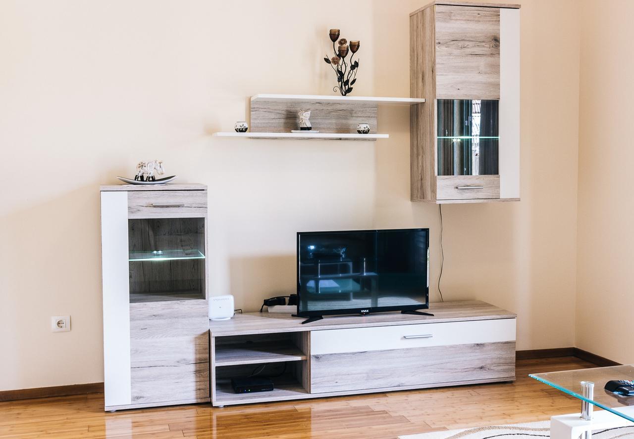 Roman Garden Apartment Risan Ngoại thất bức ảnh